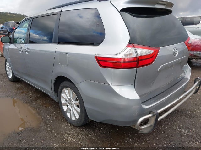 2016 TOYOTA SIENNA 5TDDK3DC6GS130566 Photo 2