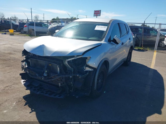 Nissan ROGUE S 2017 KNMAT2MT9HP599494 Image 2