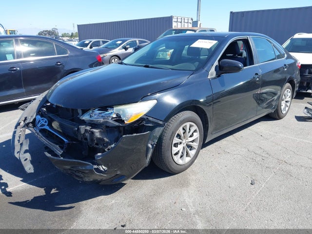 Toyota CAMRY LE 2015 4T1BF1FK8FU038014 Image 2