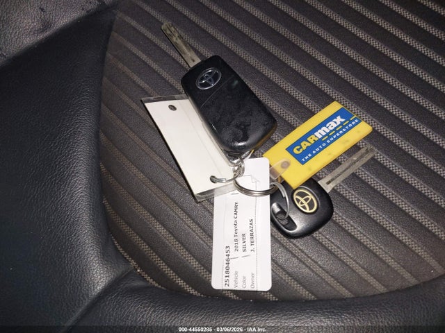 2018 TOYOTA CAMRY 4T1B11HK7JU655831 Photo 10