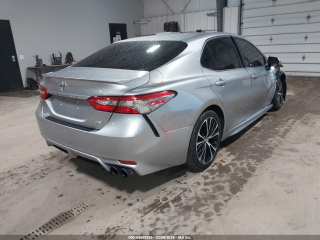 2018 TOYOTA CAMRY 4T1B11HK7JU655831 Photo 3