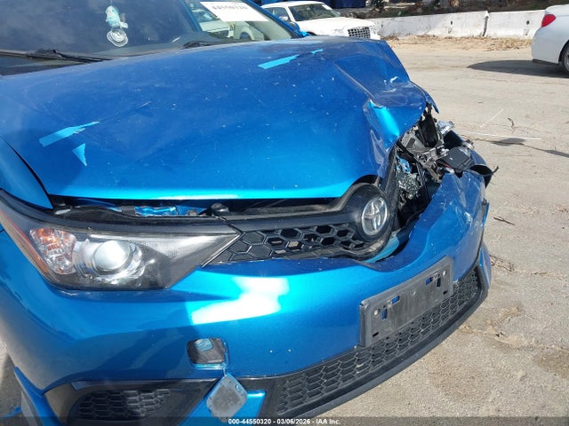 JTNKARJE8JJ574910 Toyota COROLLA IM
