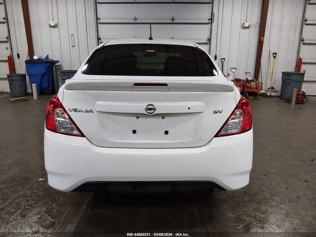2017 Nissan Versa 1.6 Sv მანქანა იყიდება აუქციონზე, vin: 3N1CN7AP7HL882921, აუქციონის ნომერი: 44550331