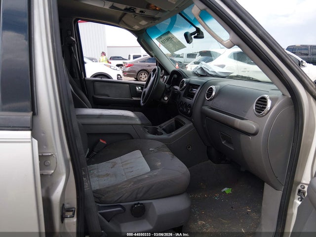 2003 Ford Expedition Xlt მანქანა იყიდება აუქციონზე, vin: 1FMPU16W03LA48598, აუქციონის ნომერი: 44550333