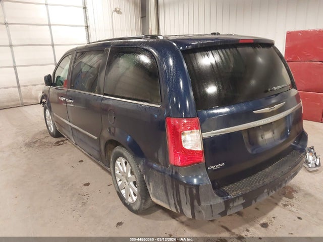 2015 Chrysler Town & Country Touring მანქანა იყიდება აუქციონზე, vin: 2C4RC1BG9FR627647, აუქციონის ნომერი: 44550360