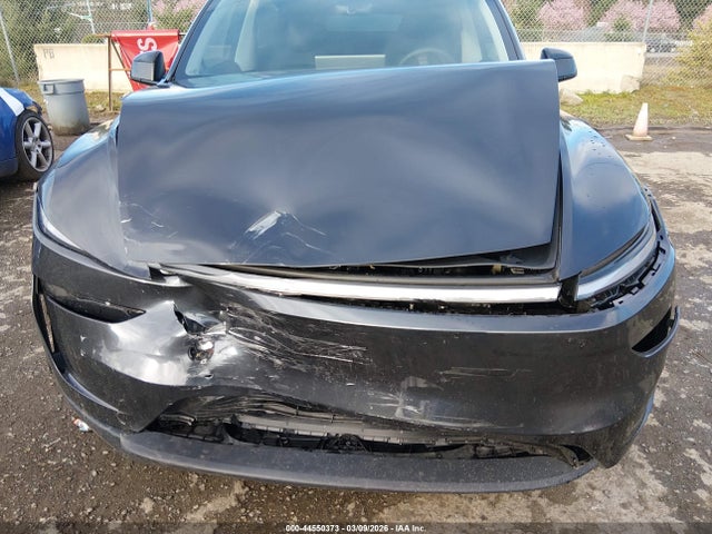 2026 TESLA MODEL Y 7SAYGDEE3TF440877 Photo 5