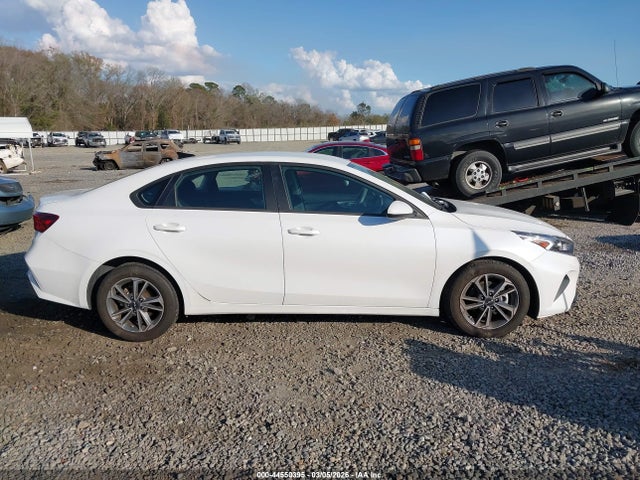 2024 Kia Forte Lxs მანქანა იყიდება აუქციონზე, vin: 3KPF24ADXRE723808, აუქციონის ნომერი: 44550395
