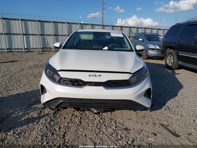 2024 Kia Forte Lxs მანქანა იყიდება აუქციონზე, vin: 3KPF24ADXRE723808, აუქციონის ნომერი: 44550395