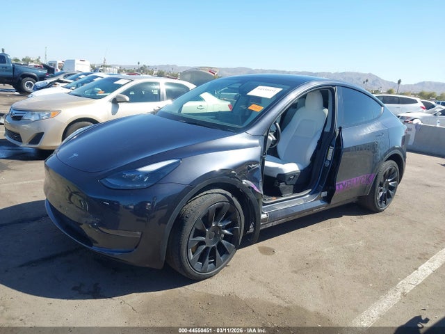 7SAYGDEE1RA300266 Tesla Model Y Long Range Dual Motor All-wheel Drive