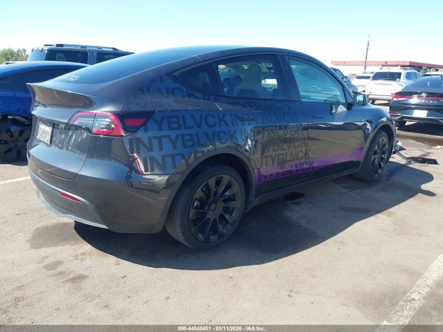 7SAYGDEE1RA300266 Tesla Model Y Long Range Dual Motor All-wheel Drive