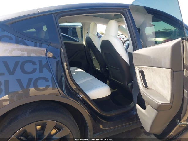 7SAYGDEE1RA300266 Tesla Model Y Long Range Dual Motor All-wheel Drive