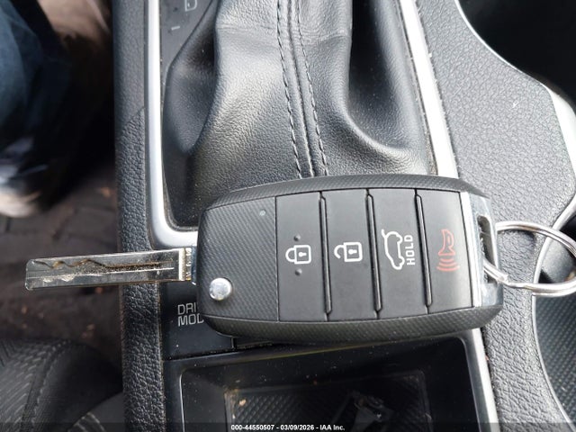 Продажа на аукционе авто 2017 Kia Sportage Lx, vin: KNDPMCAC7H7221711, номер лота: 44550507