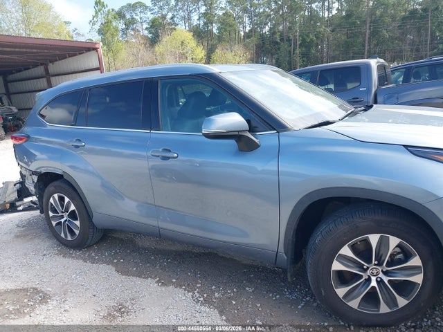 5TDGZRAH0NS095287 Toyota Highlander Xle