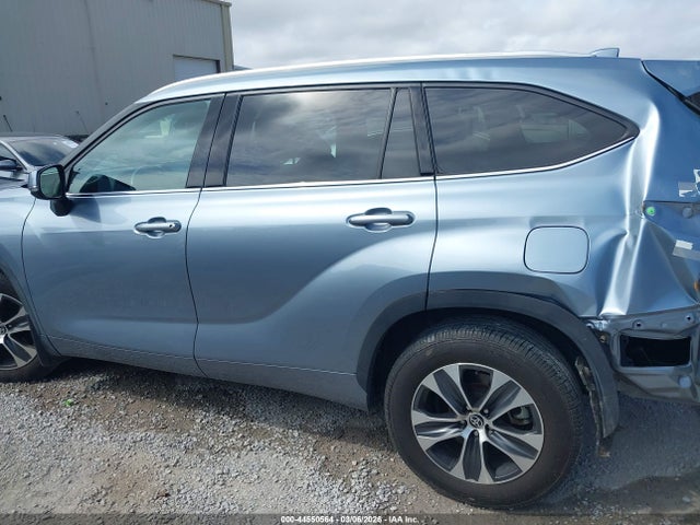5TDGZRAH0NS095287 Toyota Highlander Xle