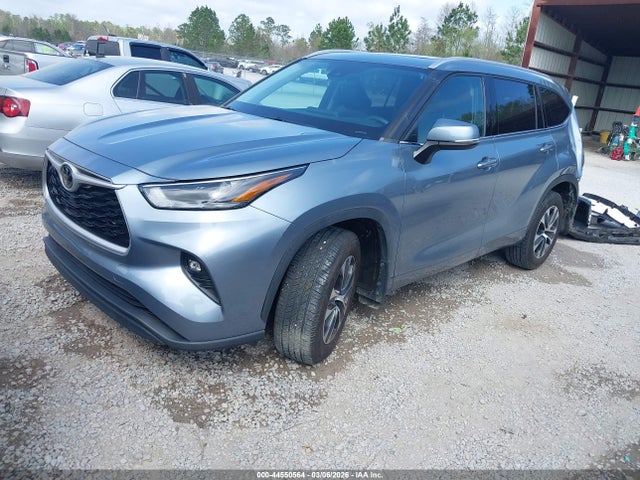 5TDGZRAH0NS095287 Toyota Highlander Xle