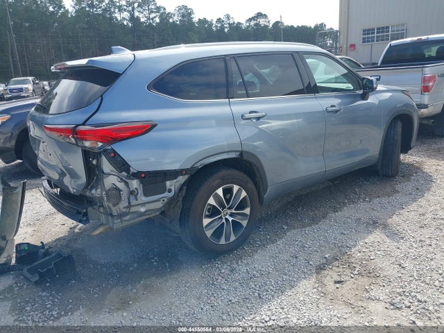 5TDGZRAH0NS095287 Toyota Highlander Xle