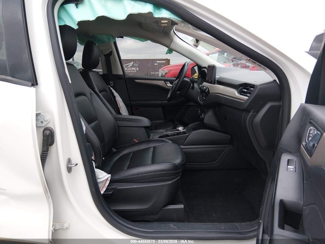 1FMCU0H6XNUB89245 Ford ESCAPE SEL