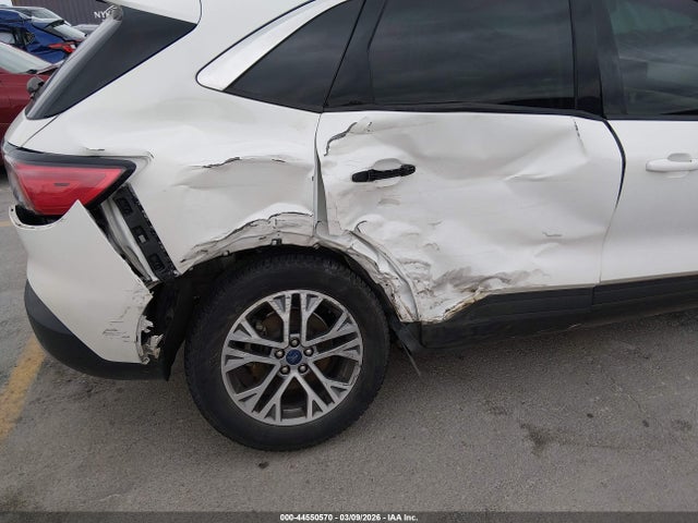 1FMCU0H6XNUB89245 Ford ESCAPE SEL