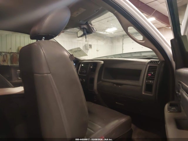 44550617 :رقم المزاد ، 3C6MR5AJ4JG388270 vin ، 2018 Ram 2500 Tradesman  4x4 8' Box مزاد بيع