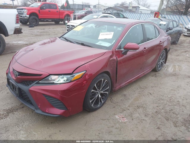 Продажа на аукционе авто 2018 Toyota Camry Se, vin: 4T1B11HK3JU550221, номер лота: 44550669