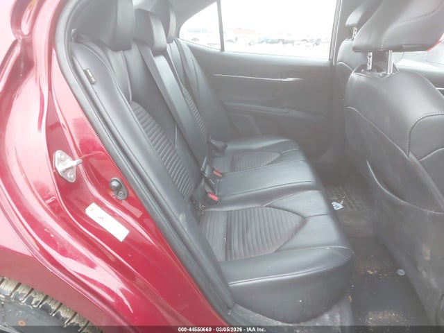 Продажа на аукционе авто 2018 Toyota Camry Se, vin: 4T1B11HK3JU550221, номер лота: 44550669