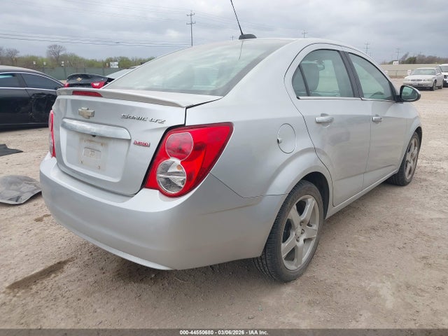 1G1JE5SB5F4149757 Chevrolet Sonic Ltz Auto