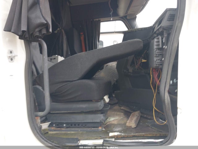 3AKJHHDV5KSKJ6569 Freightliner New Cascadia 126