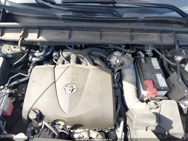 5TDHZRBH3NS169319 Toyota Highlander Xle