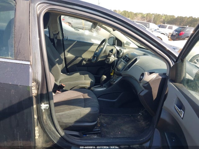 1G1JC5SH2G4184557 Chevrolet Sonic Lt Auto