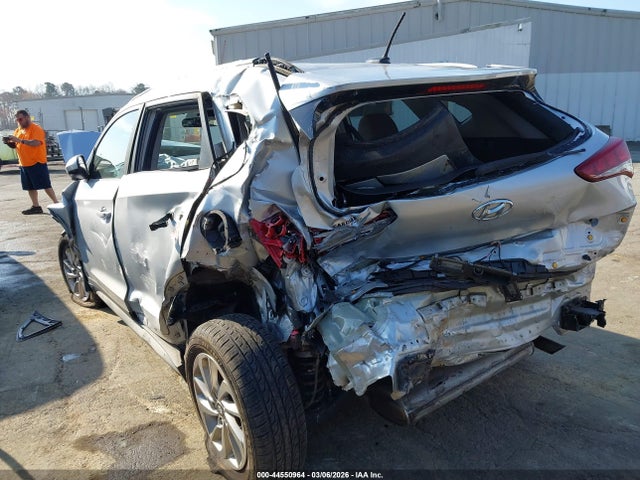 44550964 :رقم المزاد ، KM8J3CA44HU588323 vin ، 2017 Hyundai Tucson Se مزاد بيع