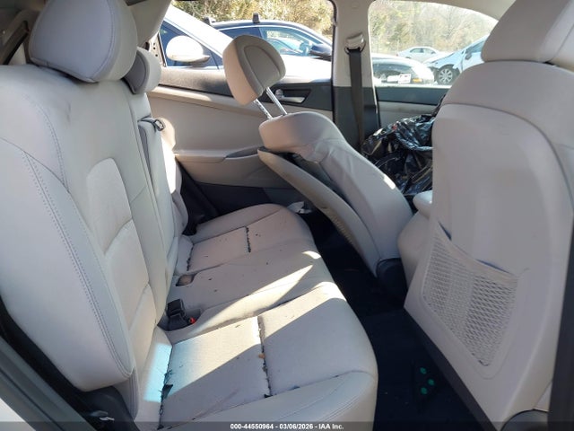 44550964 :رقم المزاد ، KM8J3CA44HU588323 vin ، 2017 Hyundai Tucson Se مزاد بيع