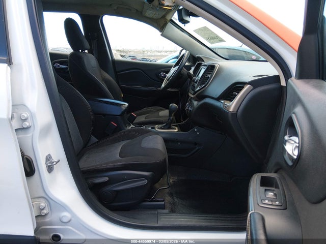 1C4PJLAB9FW760544 Jeep Cherokee Sport