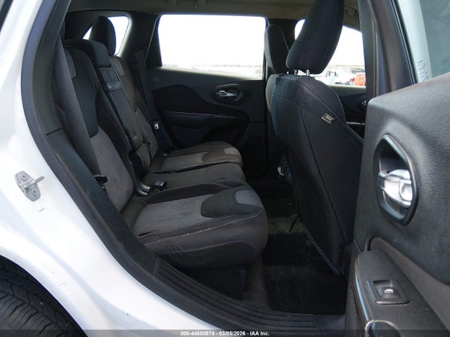 1C4PJLAB9FW760544 Jeep Cherokee Sport