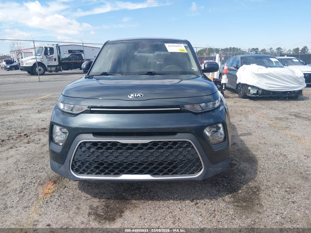 2021 Kia Soul S მანქანა იყიდება აუქციონზე, vin: KNDJ23AU4M7747969, აუქციონის ნომერი: 44550993