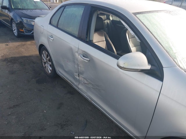 Продажа на аукционе авто 2010 Volkswagen Jetta Limited Edition, vin: 3VWAZ7AJ8AM104404, номер лота: 44551009