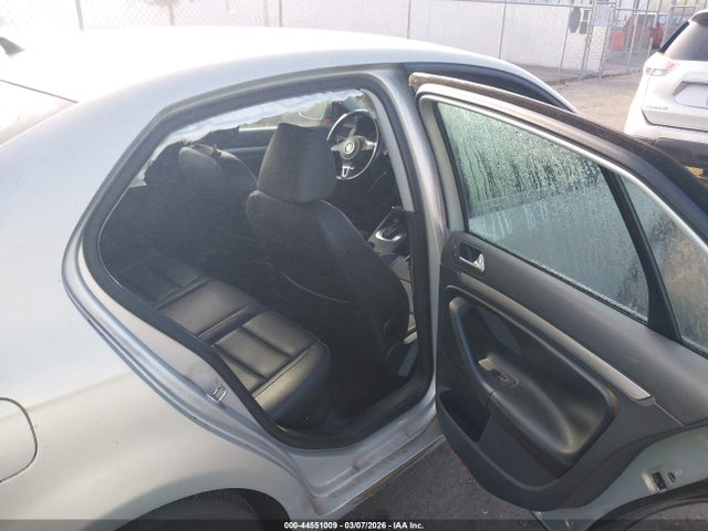 Продажа на аукционе авто 2010 Volkswagen Jetta Limited Edition, vin: 3VWAZ7AJ8AM104404, номер лота: 44551009