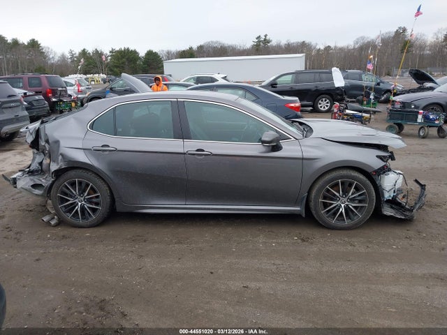 4T1G11BK9PU083068 Toyota Camry Se Awd