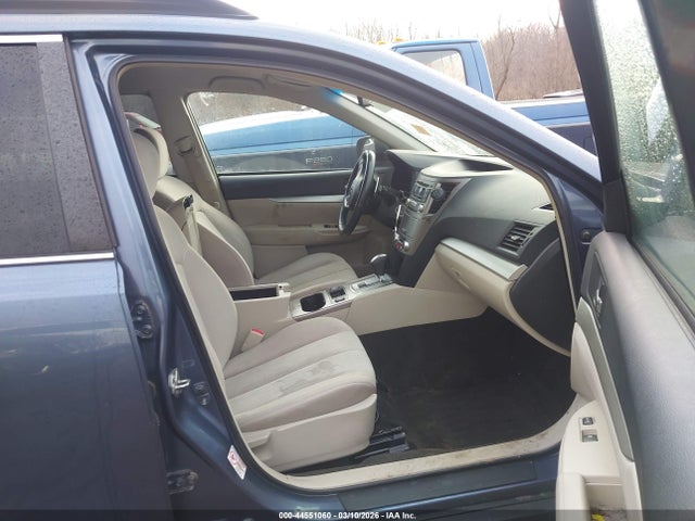 44551060 :رقم المزاد ، 4S4BRBCC0D3314294 vin ، 2013 Subaru Outback 2.5i Premium مزاد بيع