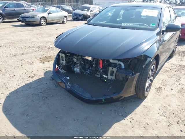 3VWBX7BU2SM017375 Volkswagen Jetta 1.5t Sport
