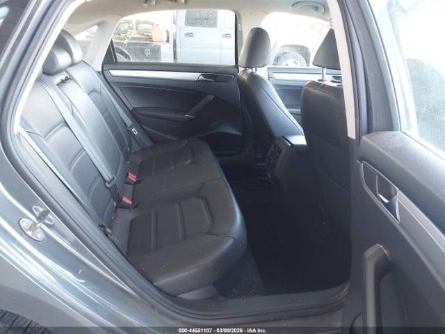 1VWLA7A31KC009364 Volkswagen Passat 2.0t Wolfsburg Edition
