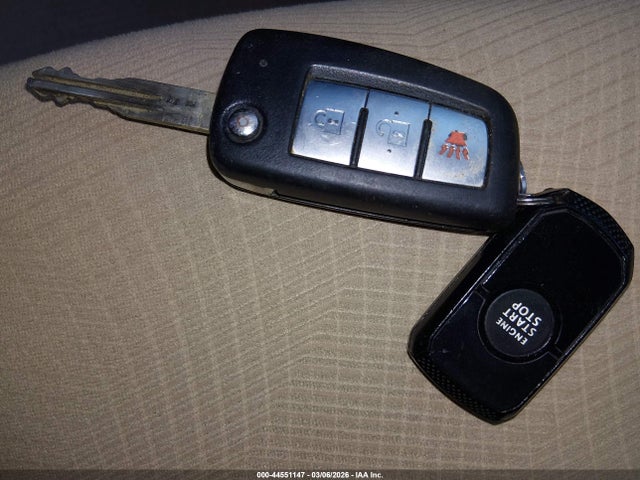 44551147 :رقم المزاد ، 5N1AT2MT2FC787998 vin ، 2015 Nissan Rogue S مزاد بيع
