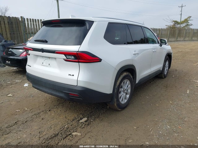 Продажа на аукционе авто 2024 Toyota Grand Highlander Hybrid Xle, vin: 5TDACAB59RS027279, номер лота: 44551169