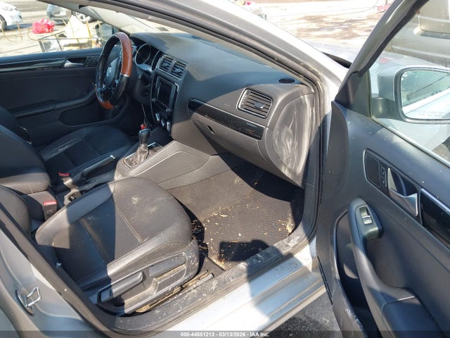 2016 Volkswagen Jetta 1.8t Sel მანქანა იყიდება აუქციონზე, vin: 3VWL07AJ5GM218467, აუქციონის ნომერი: 44551213