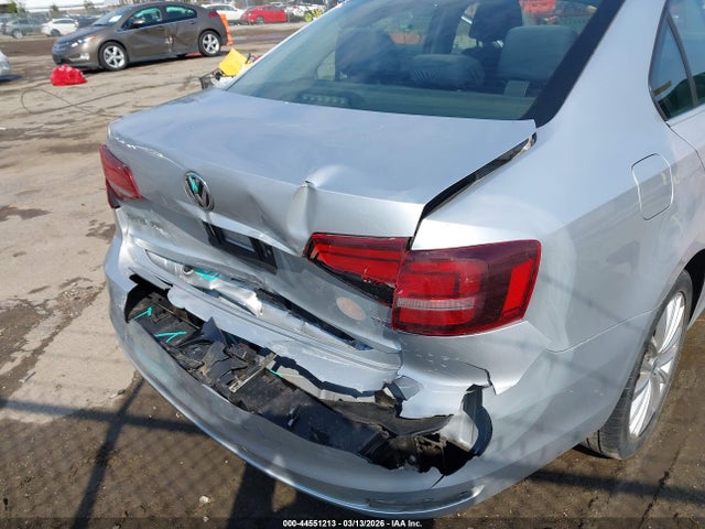 2016 Volkswagen Jetta 1.8t Sel მანქანა იყიდება აუქციონზე, vin: 3VWL07AJ5GM218467, აუქციონის ნომერი: 44551213