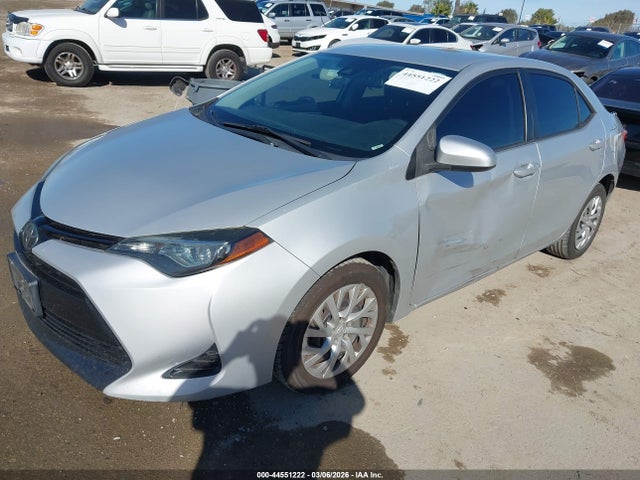 Toyota COROLLA LE 2018 2T1BURHE2JC088896 Image 2