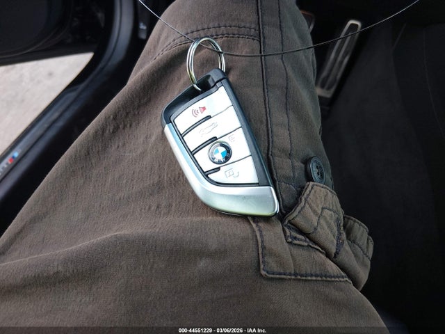 44551229 :رقم المزاد ، WBA53BH05NWX58270 vin ، 2022 Bmw 530 I مزاد بيع