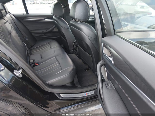 44551229 :رقم المزاد ، WBA53BH05NWX58270 vin ، 2022 Bmw 530 I مزاد بيع
