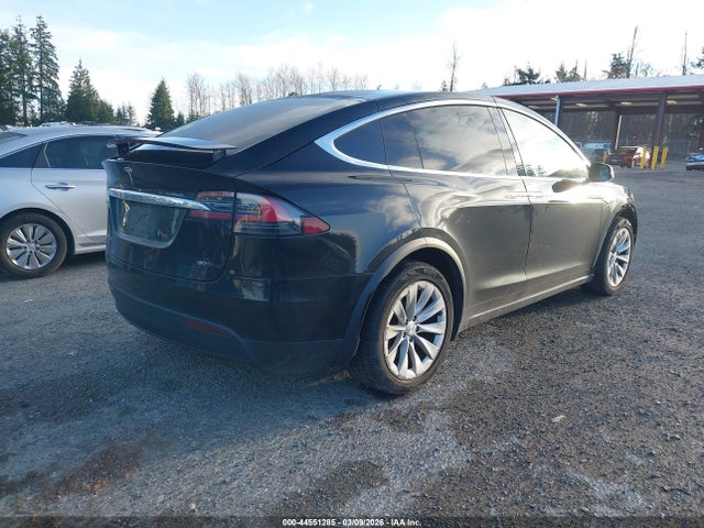 2016 Tesla Model X 60d/70d/75d/90d/p100d მანქანა იყიდება აუქციონზე, vin: 5YJXCBE26GF008241, აუქციონის ნომერი: 44551285