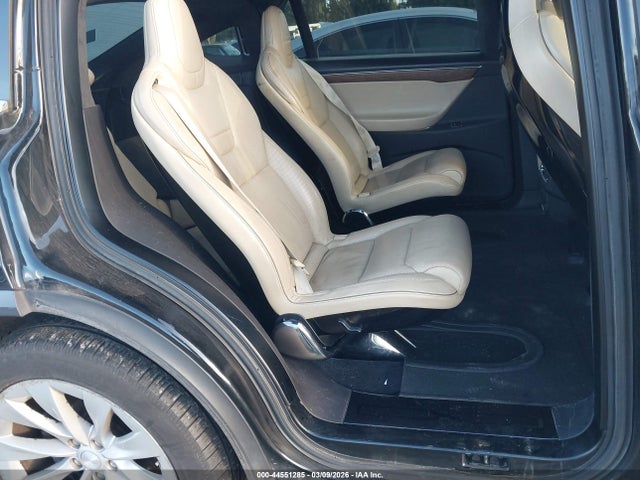 2016 Tesla Model X 60d/70d/75d/90d/p100d მანქანა იყიდება აუქციონზე, vin: 5YJXCBE26GF008241, აუქციონის ნომერი: 44551285