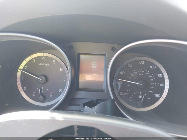 Продажа на аукционе авто 2017 Hyundai Santa Fe Sport 2.4l, vin: 5NMZTDLB8HH033438, номер лота: 44551322